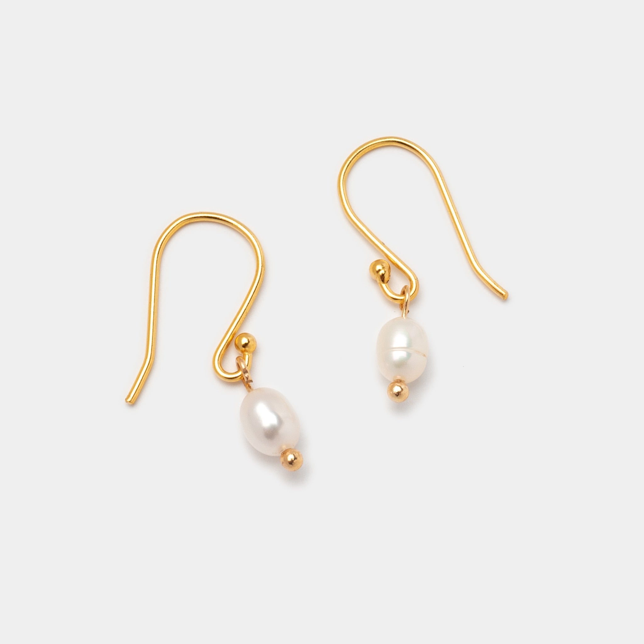 Ohrhänger Satine mit Perlenanhänger - Fleurs des Prés Jewelry