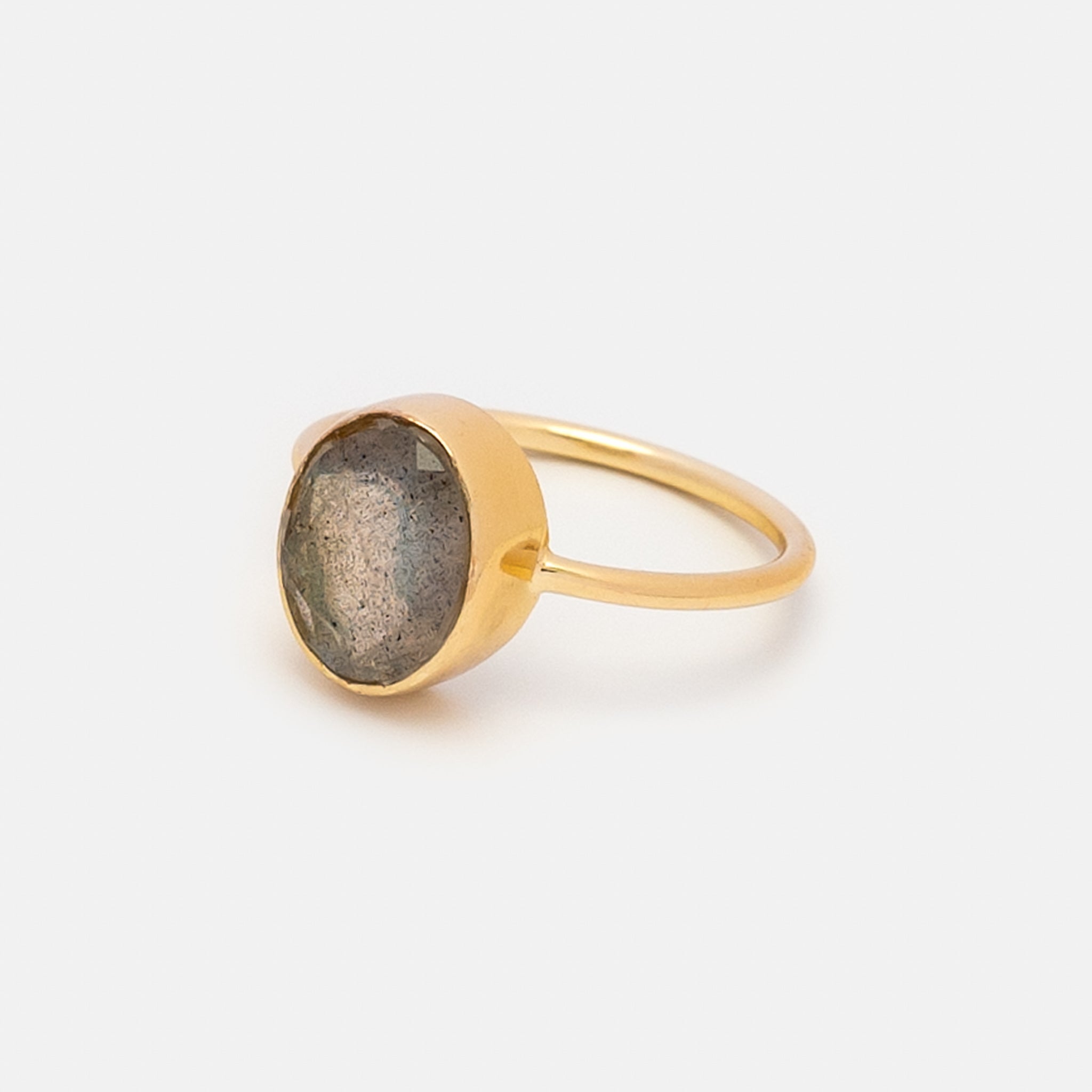 Ring Aline Oval Labradorite - Fleurs des Prés Jewelry